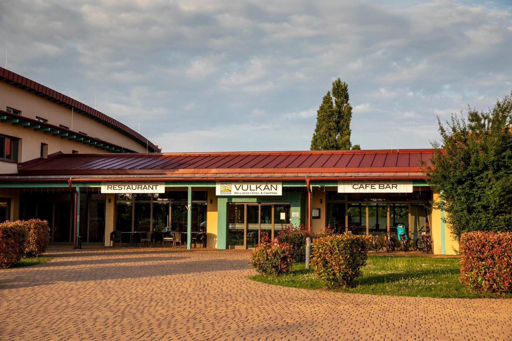 Vulkan Wellness Hotel & Camping Celldomolk Bagian luar foto