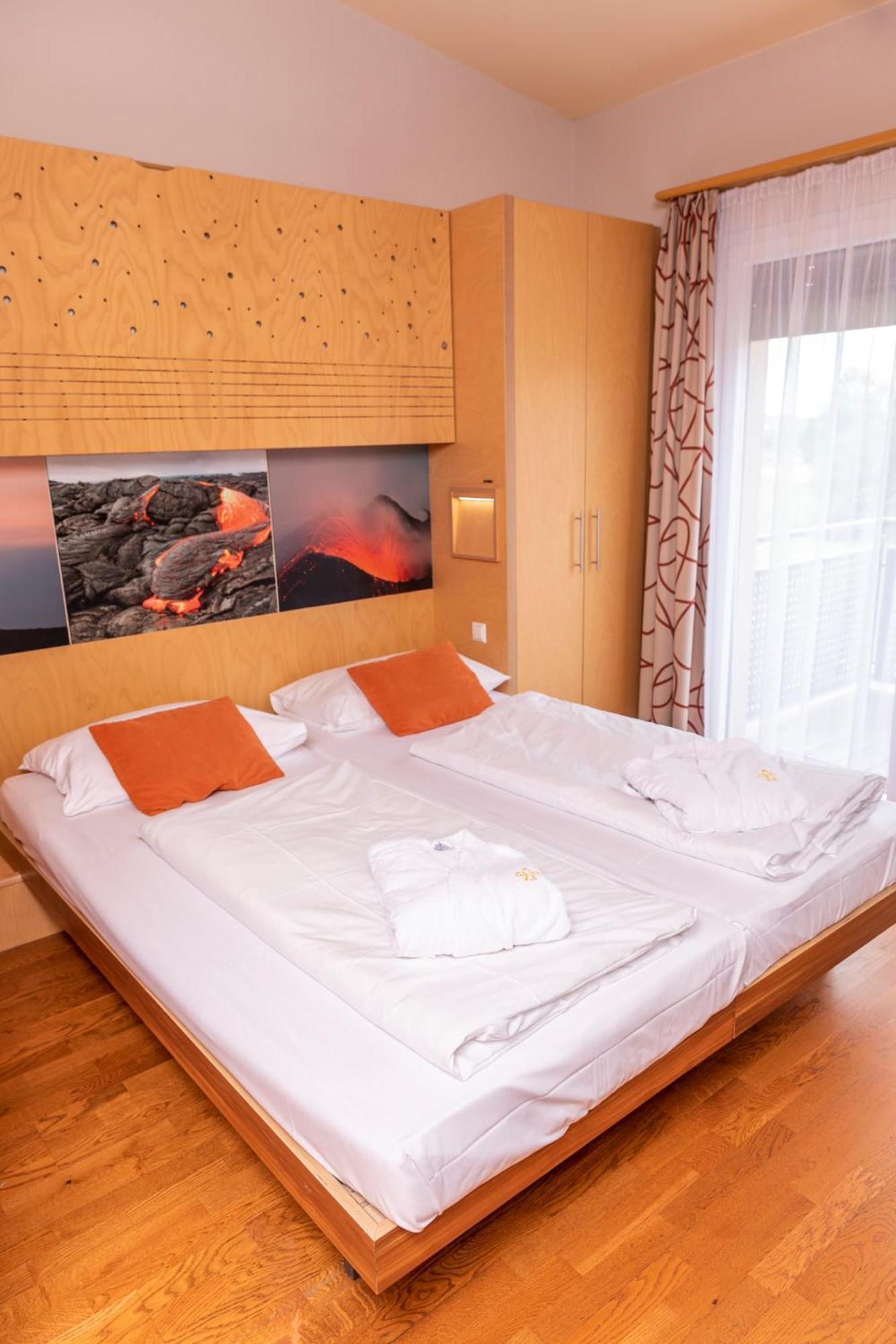 Vulkan Wellness Hotel & Camping Celldomolk Bagian luar foto