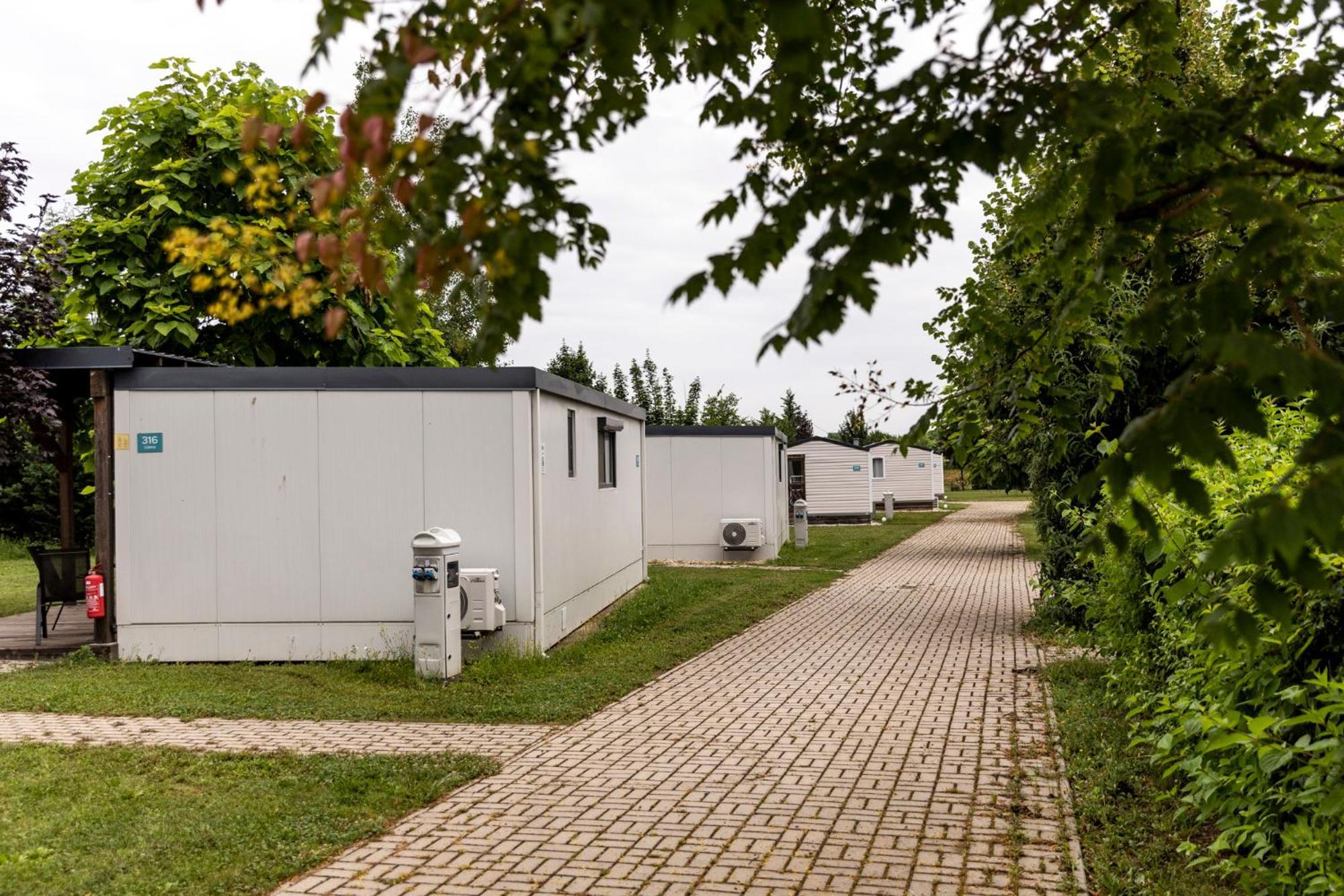 Vulkan Wellness Hotel & Camping Celldomolk Bagian luar foto