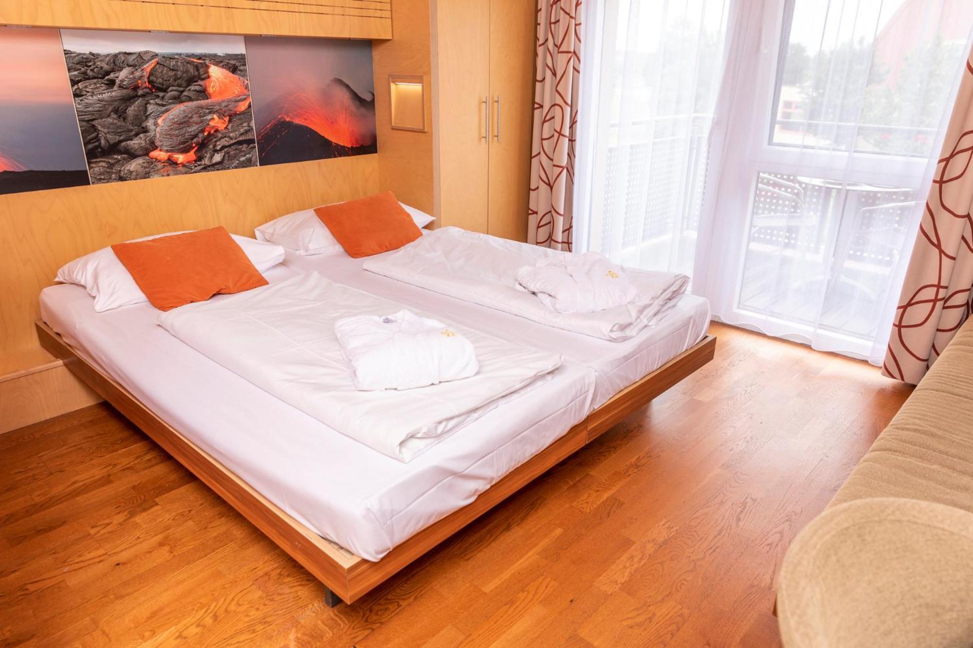 Vulkan Wellness Hotel & Camping Celldomolk Bagian luar foto