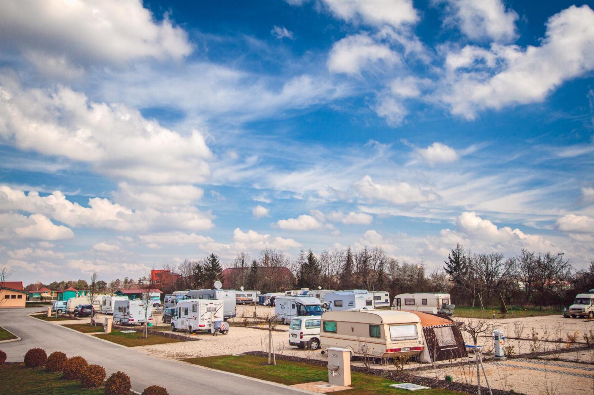 Vulkan Wellness Hotel & Camping Celldomolk Bagian luar foto