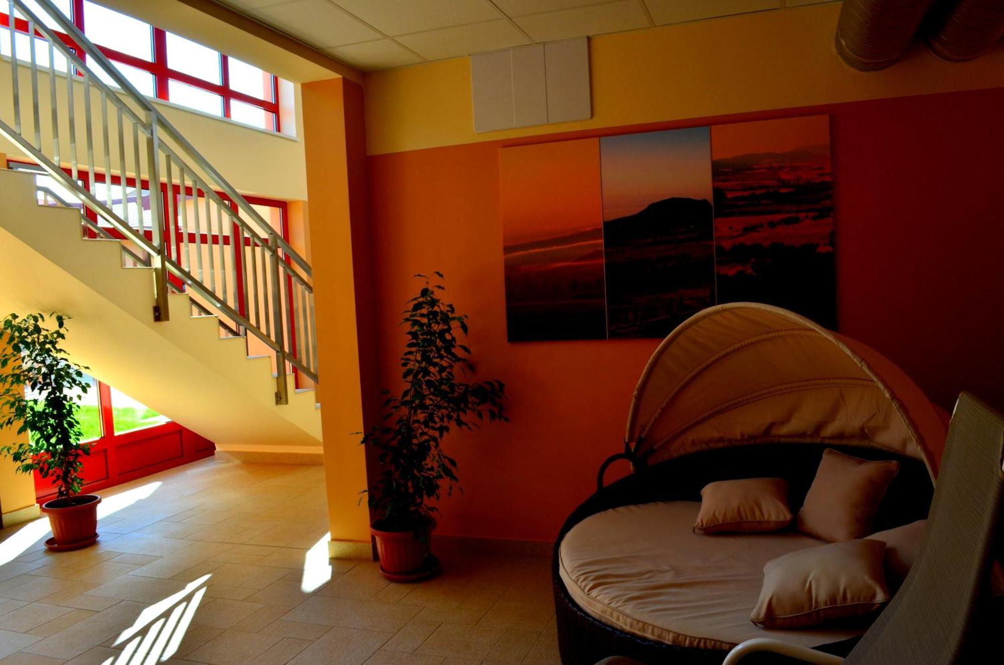 Vulkan Wellness Hotel & Camping Celldomolk Bagian luar foto