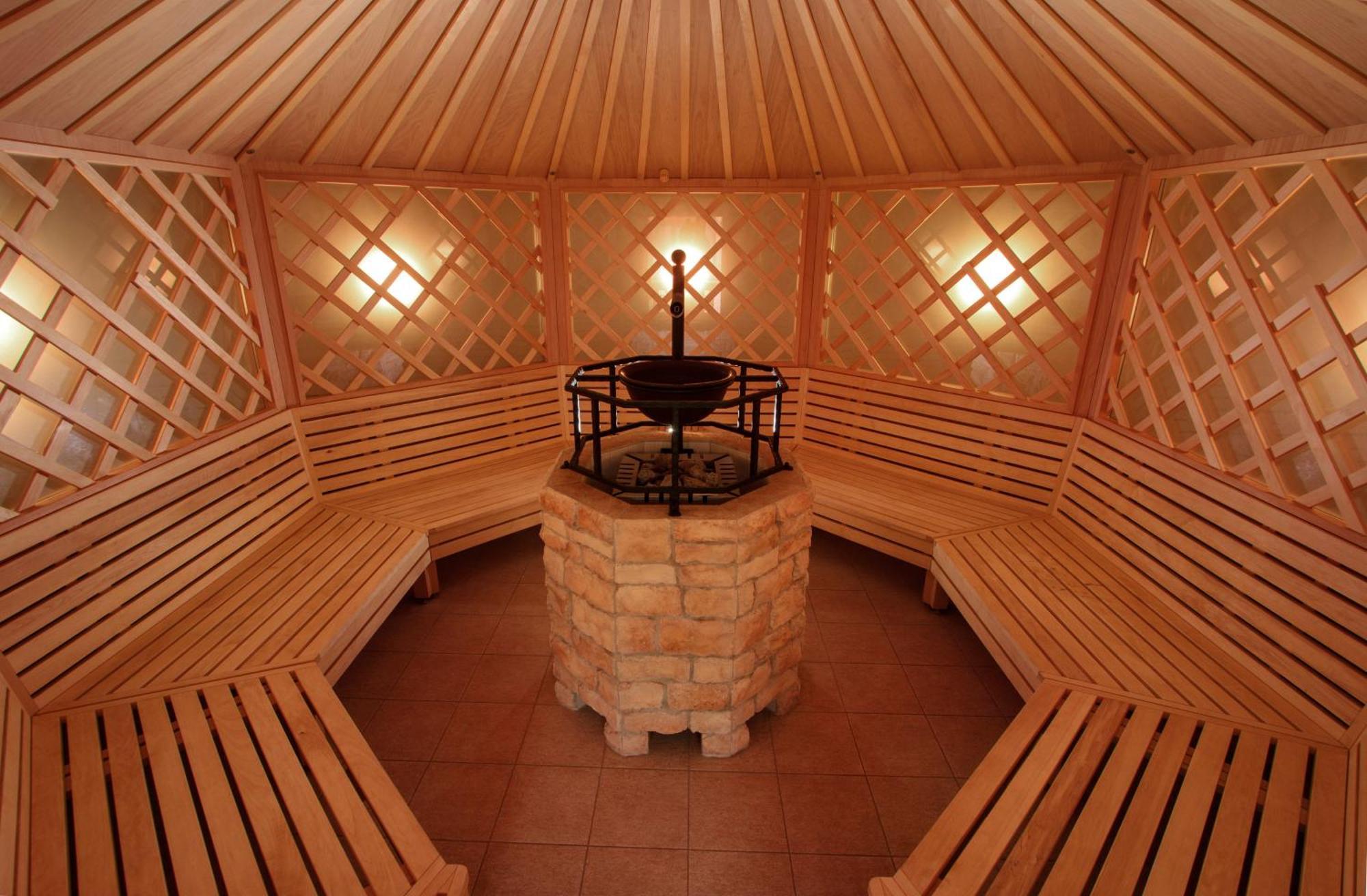 Vulkan Wellness Hotel & Camping Celldomolk Bagian luar foto
