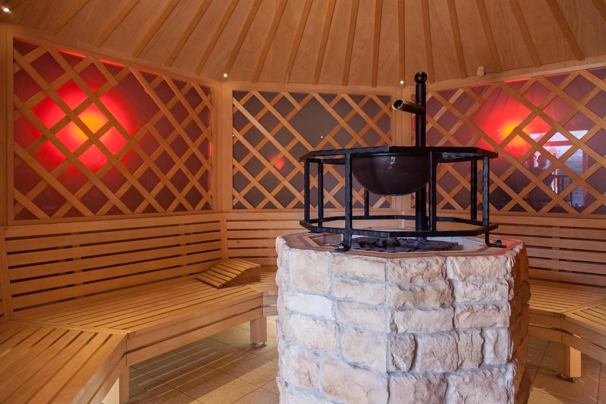 Vulkan Wellness Hotel & Camping Celldomolk Bagian luar foto