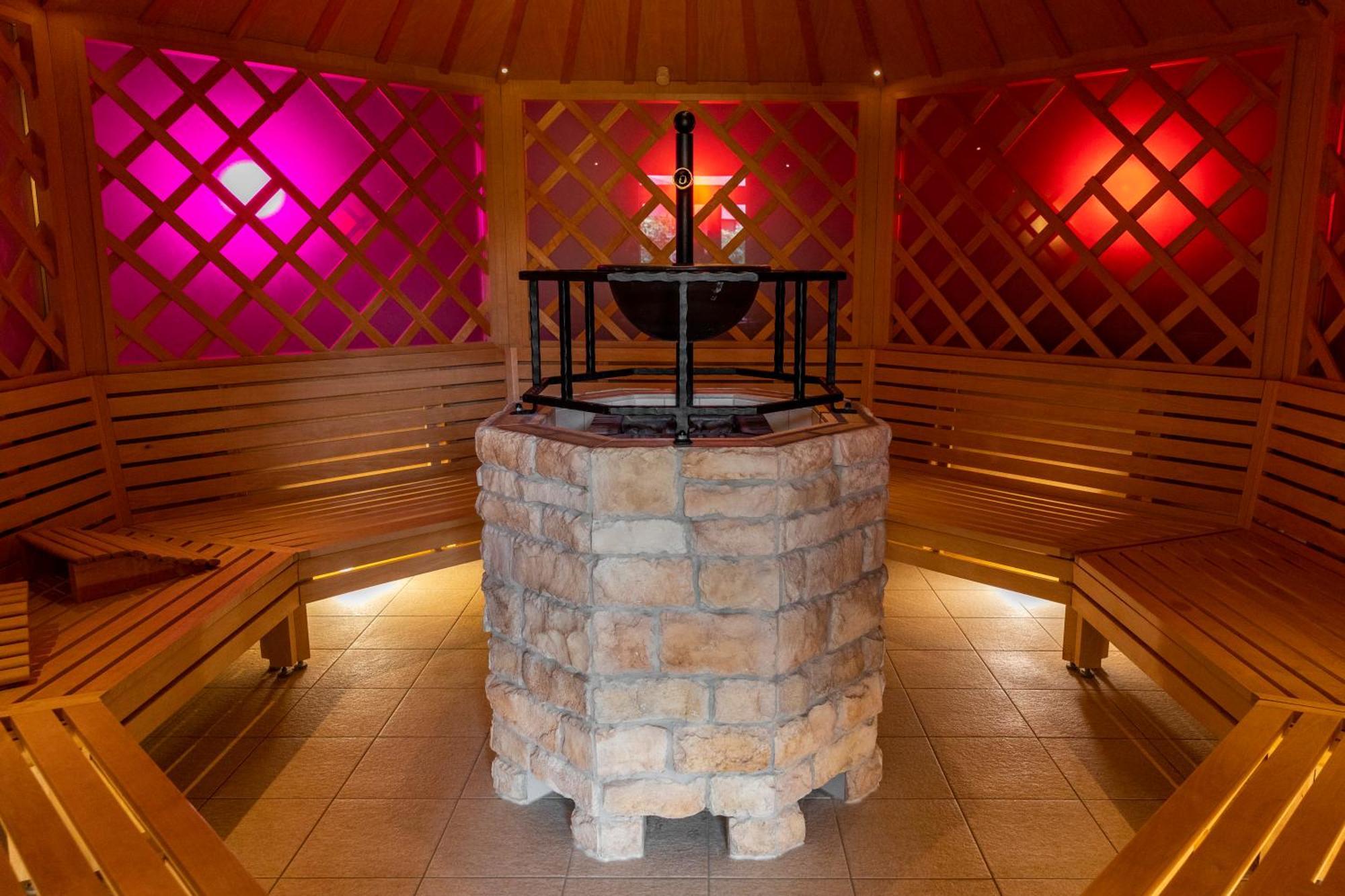 Vulkan Wellness Hotel & Camping Celldomolk Bagian luar foto